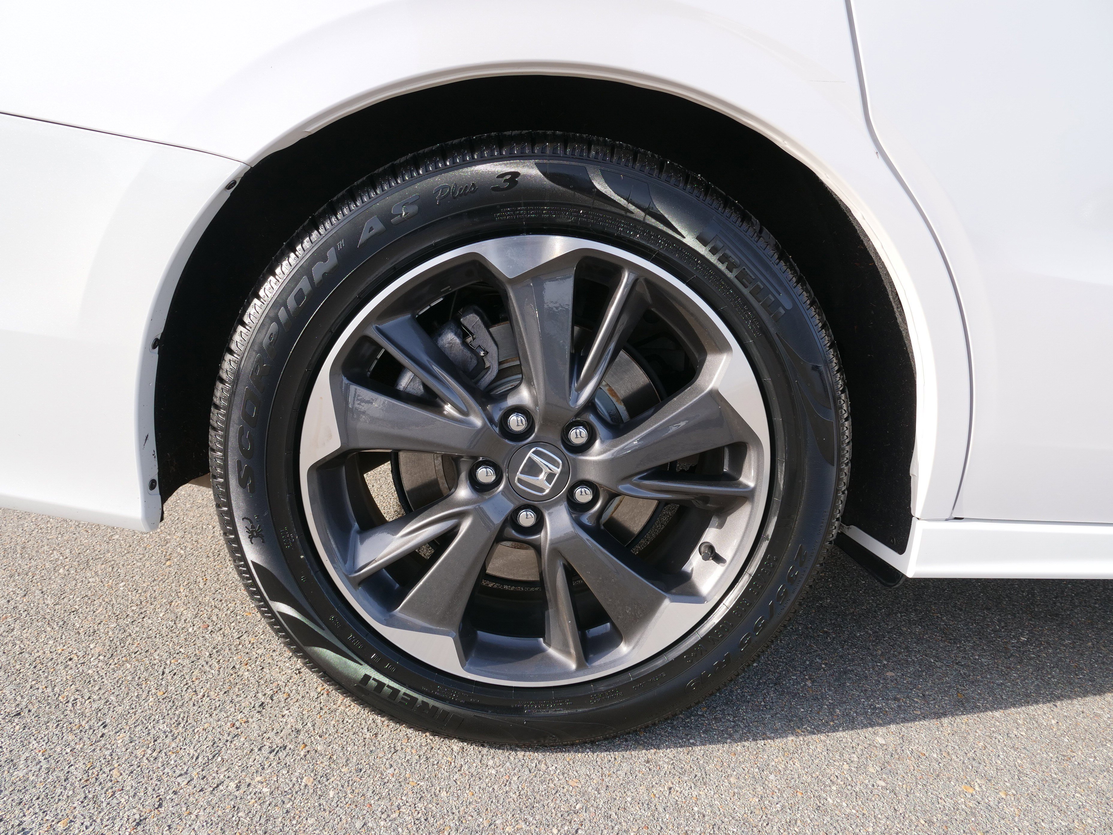 Used 2024 Honda Odyssey Elite image 11