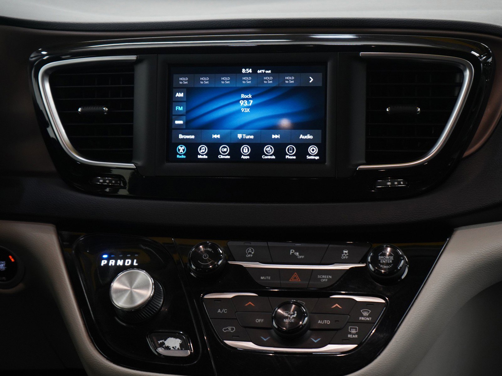 Used 2019 Chrysler Pacifica Touring-L image 15