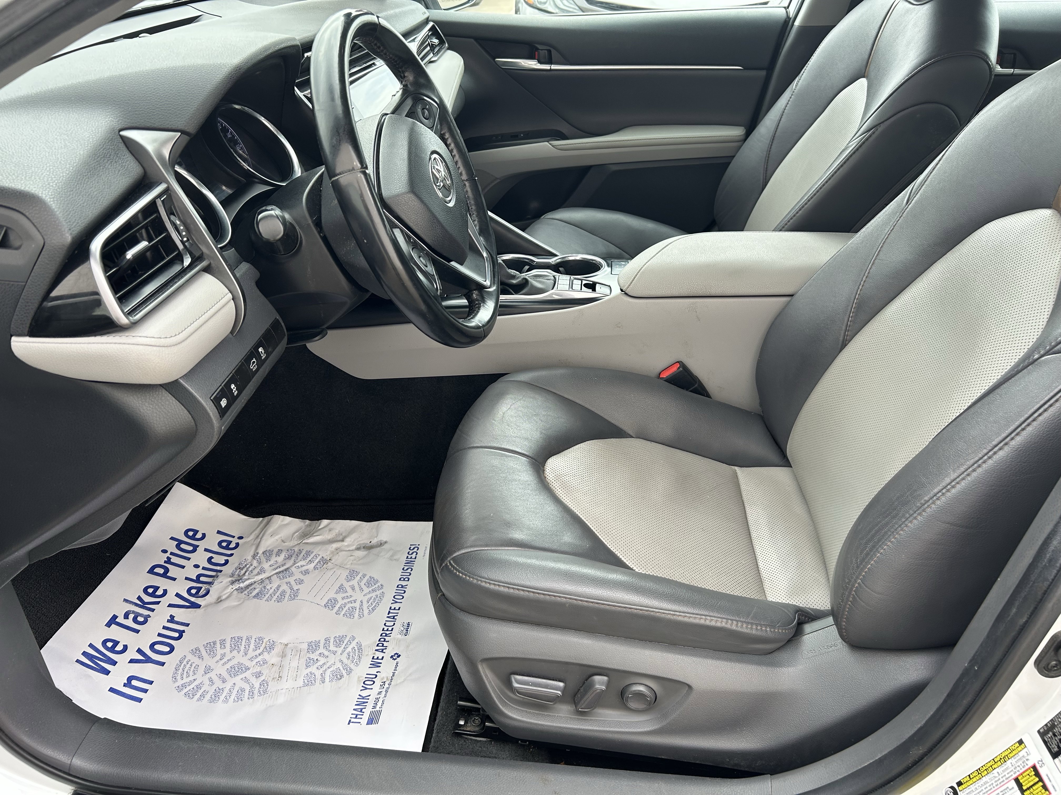 Certified 2020 Toyota Camry XLE w/ Four Season Floor Mat Package FWD image 19