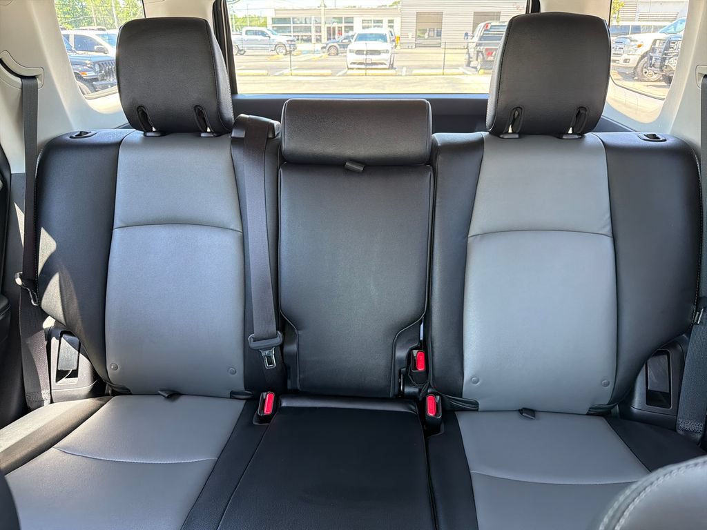Used 2021 Toyota 4Runner SR5 Premium w/ Moonroof Package AWD/4WD image 33