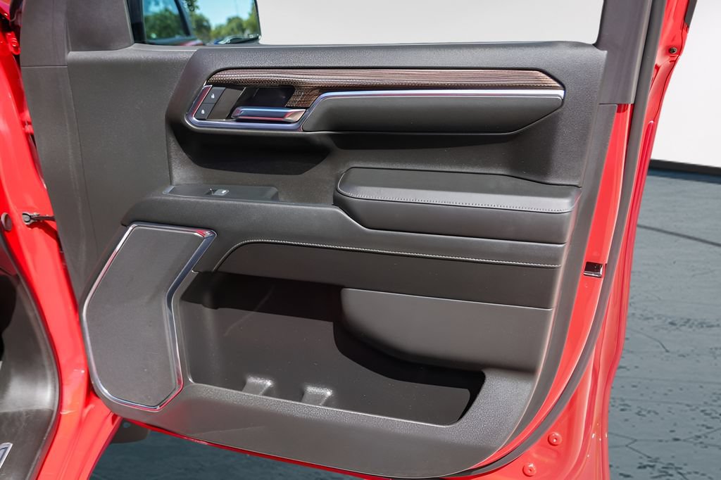 Used 2024 Chevrolet Silverado 1500 LT AWD/4WD image 30
