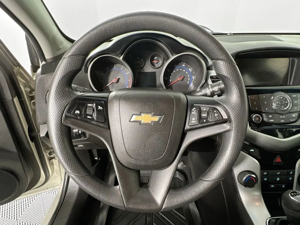 Used 2015 Chevrolet Cruze Eco w/ Enhanced Safety Package image 12