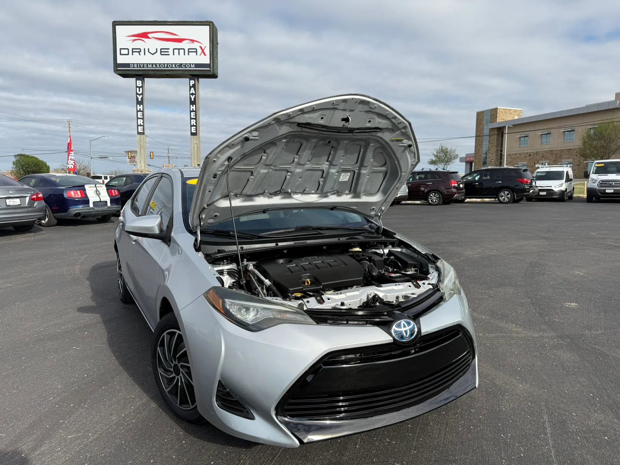 Used 2017 Toyota Corolla LE image 25