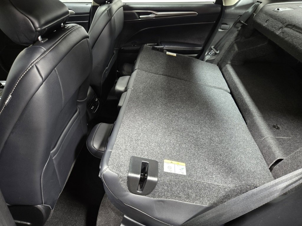 Used 2019 Ford Fusion SEL image 39