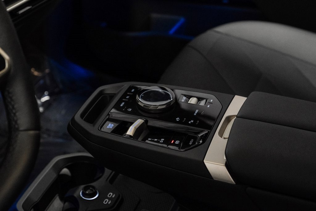 Used 2025 BMW iX xDrive50 image 30