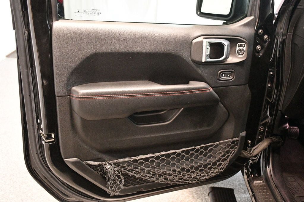 Used 2018 Jeep Wrangler Unlimited Rubicon AWD/4WD image 24