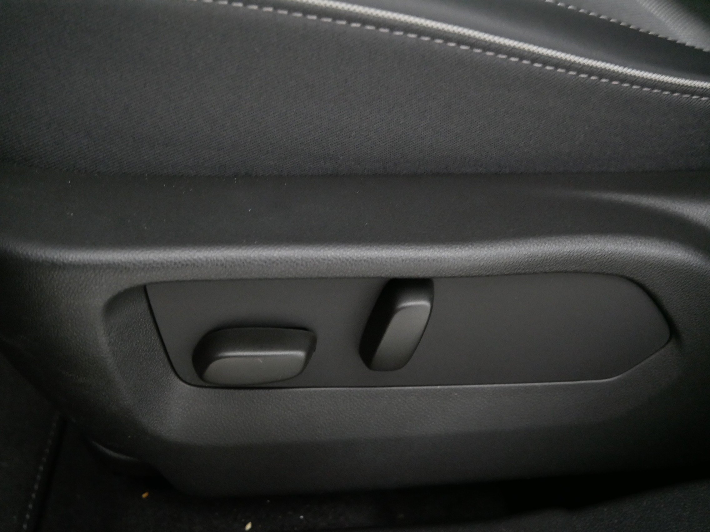 Used 2023 Buick Envision Essence AWD/4WD image 20