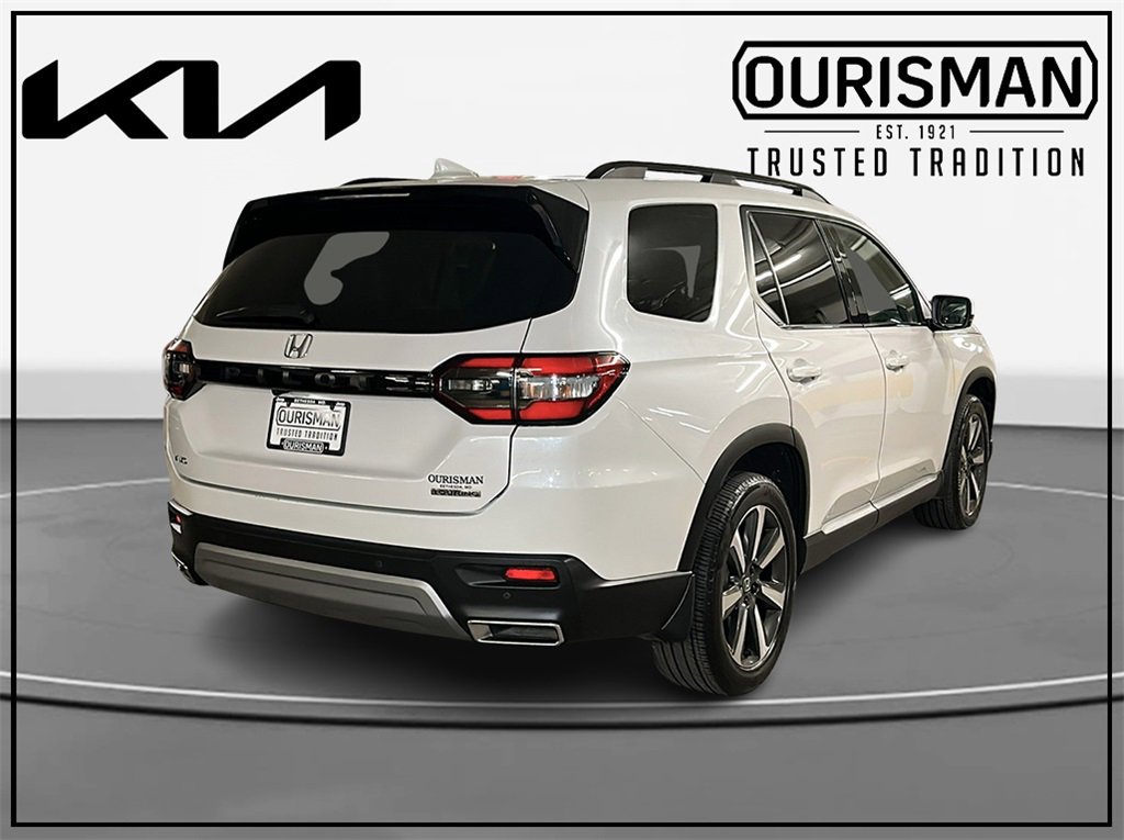 Used 2023 Honda Pilot Touring image 4