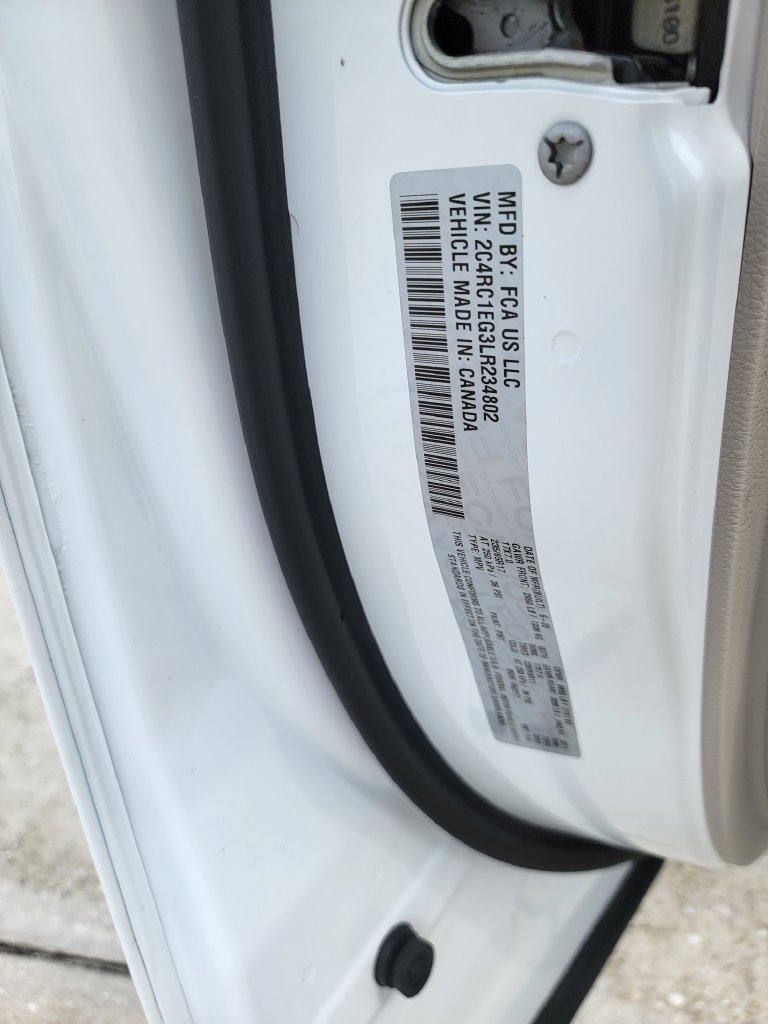 Used 2020 Chrysler Pacifica Touring-L Plus FWD image 23