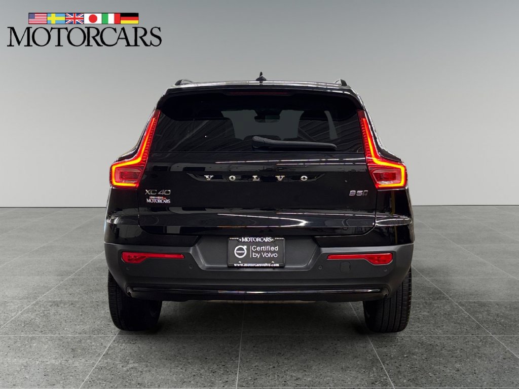 Certified 2024 Volvo XC40 B5 Ultimate w/ Protection Package Premier AWD/4WD image 4