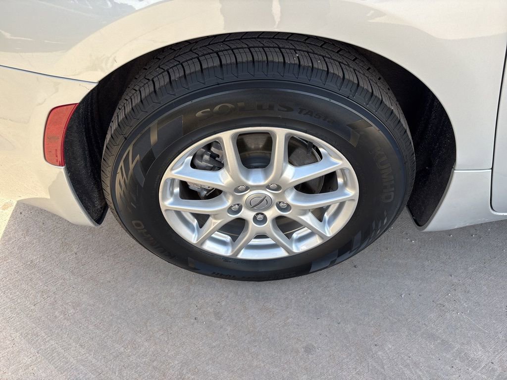 Used 2024 Chrysler Pacifica Touring-L FWD image 11