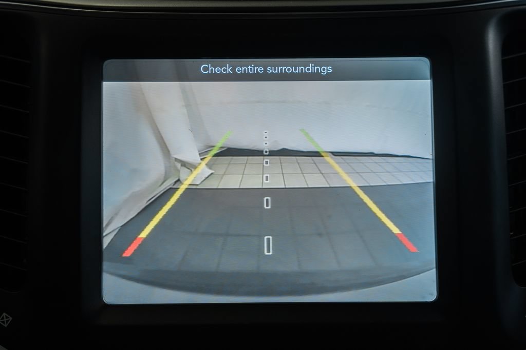 Used 2022 Jeep Cherokee Latitude w/ Trailer Tow Group AWD/4WD image 40