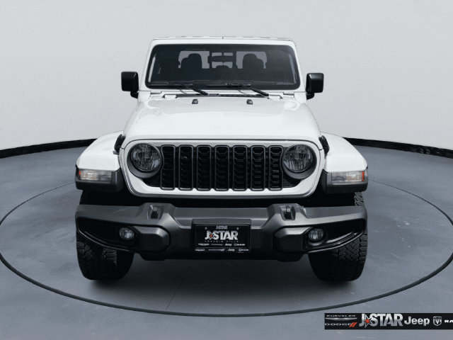 Used 2025 Jeep Gladiator Sport AWD/4WD image 2
