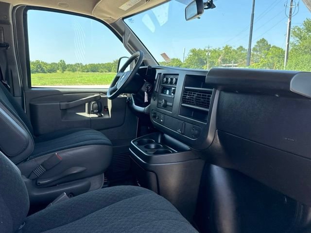 Used 2025 Chevrolet Express 2500 w/ Driver Convenience Package RWD image 15