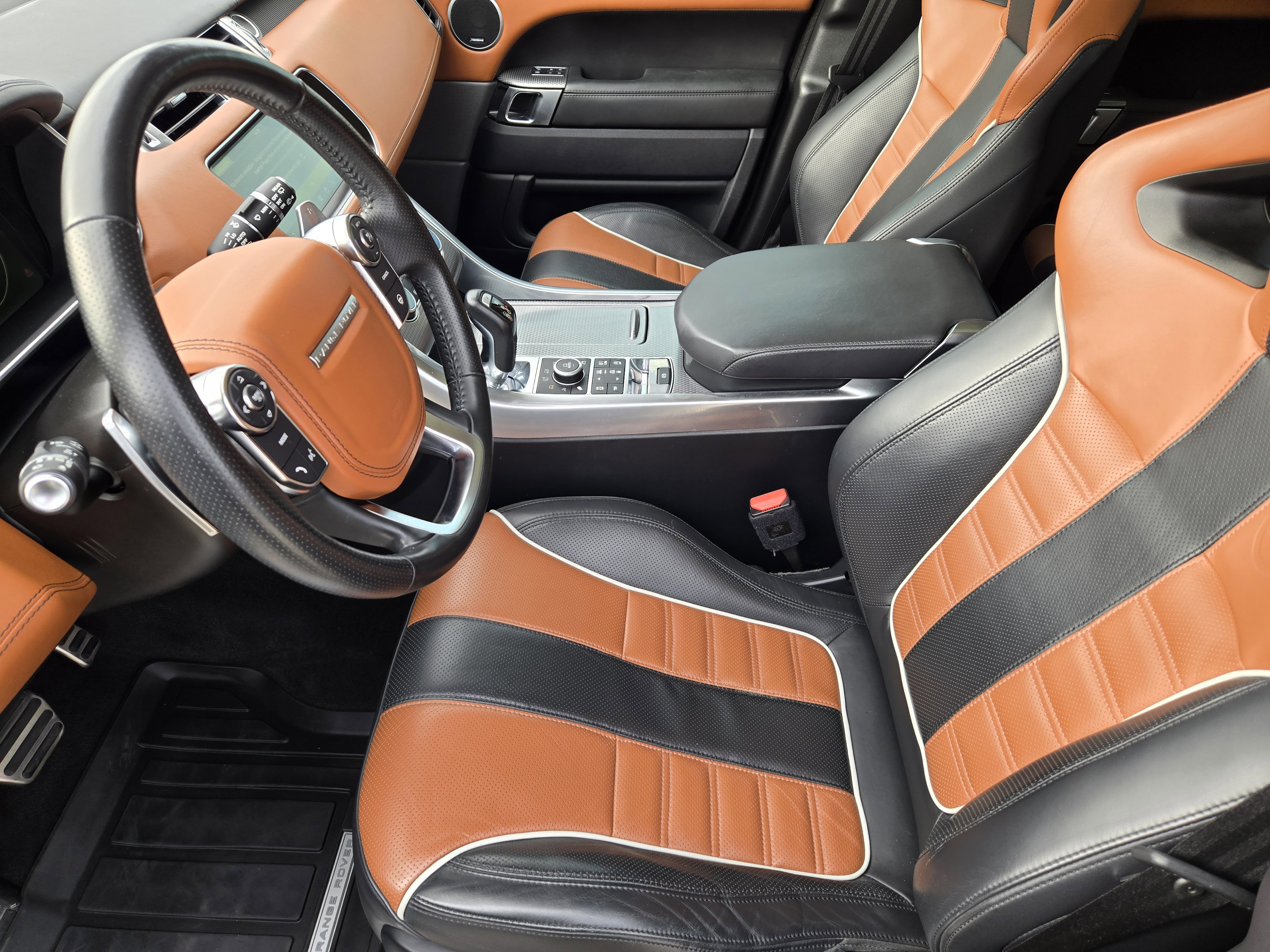 Used 2017 Land Rover Range Rover Sport SVR image 12