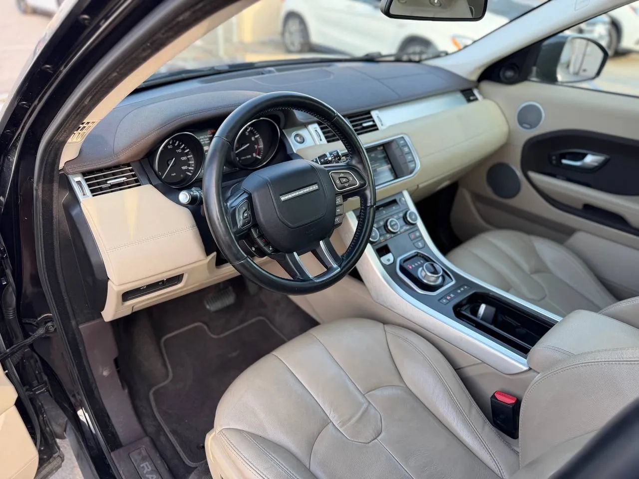 Used 2015 Land Rover Range Rover Evoque Pure Premium AWD/4WD image 28