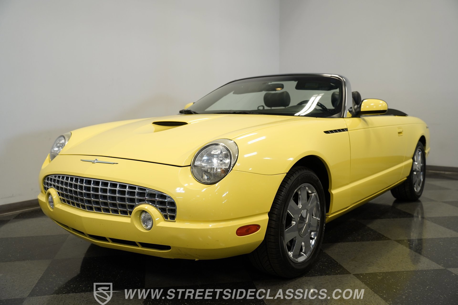 Used 2002 Ford Thunderbird RWD image 18
