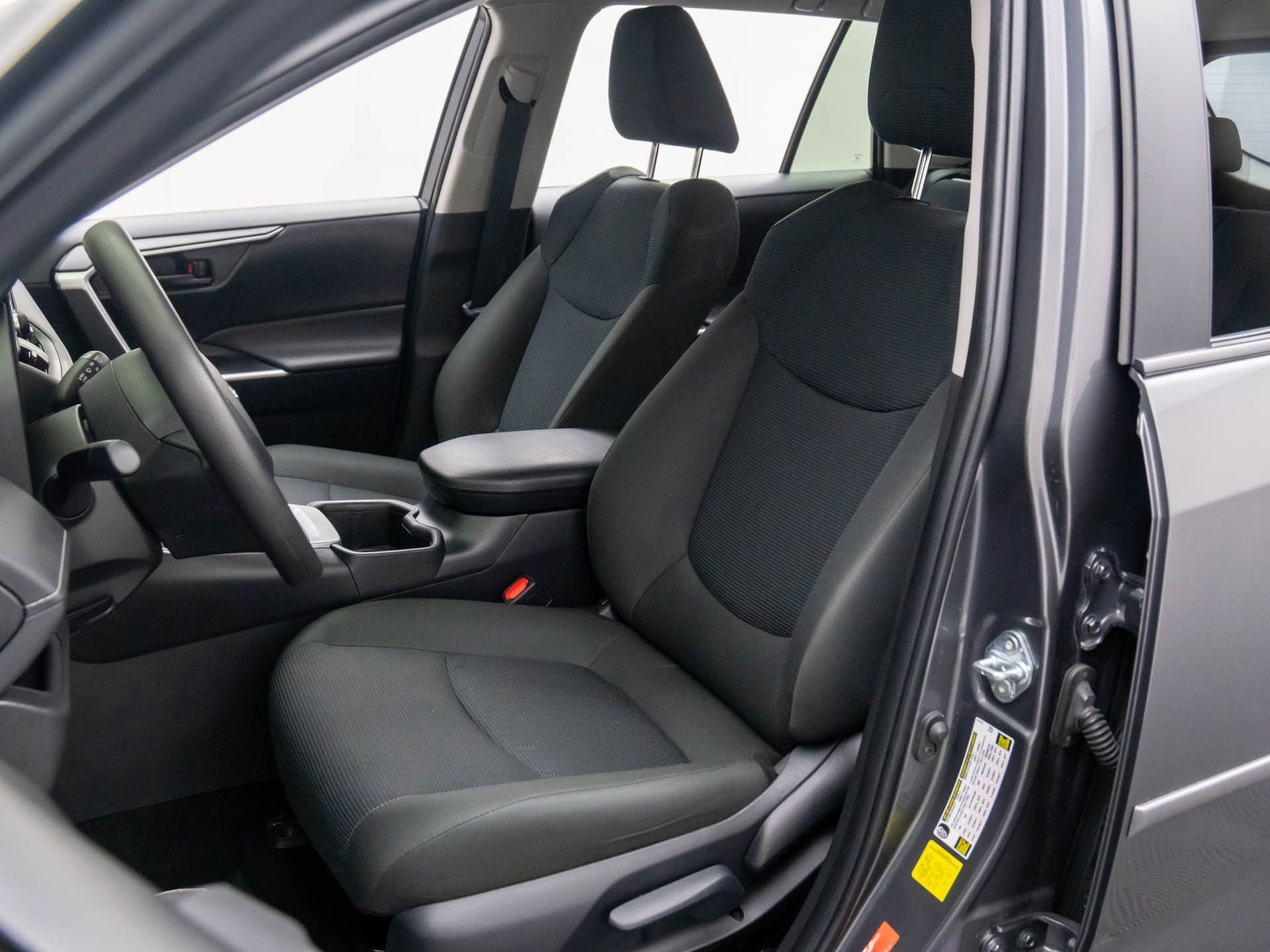 Used 2025 Toyota RAV4 LE image 10