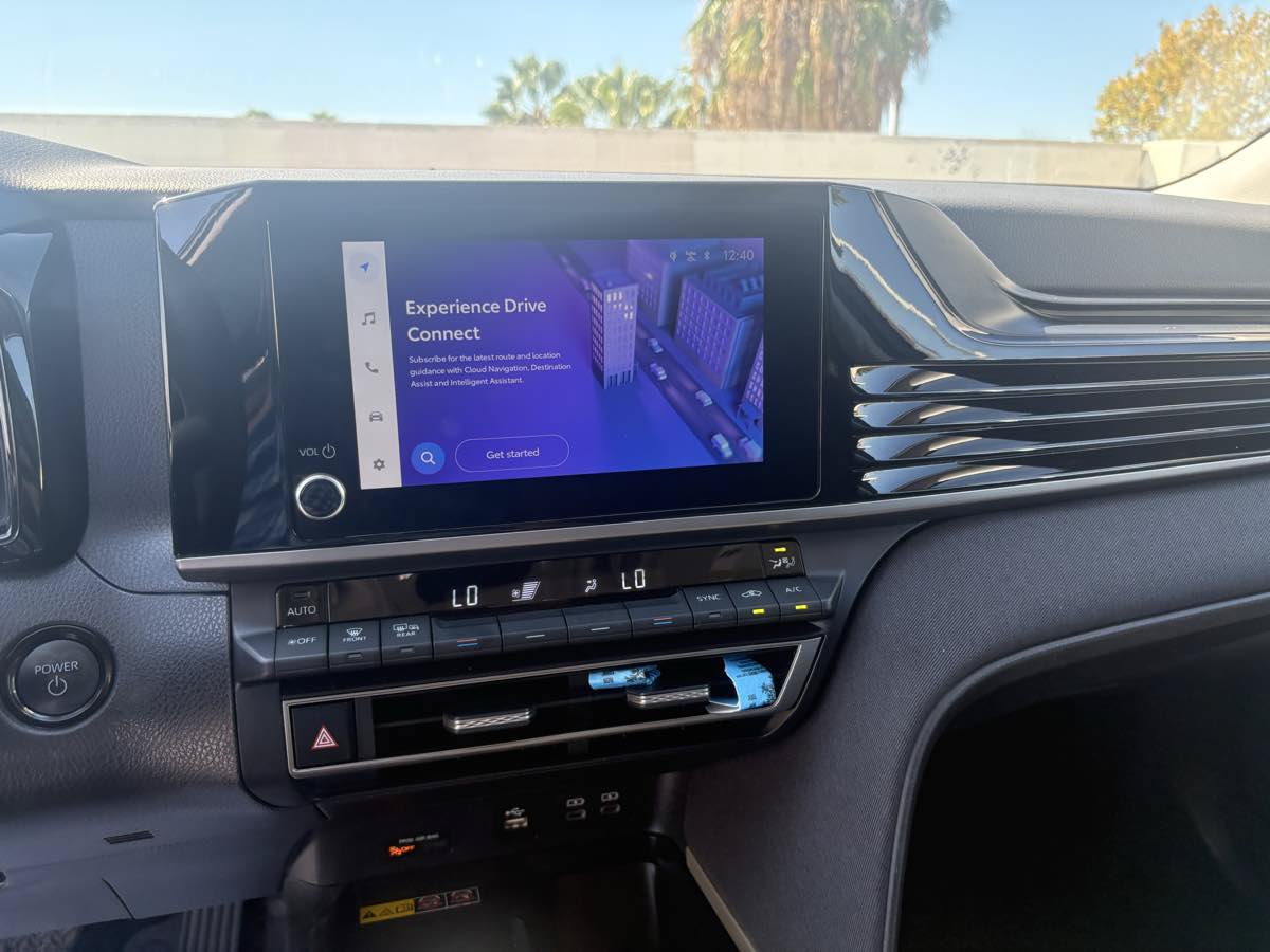 Used 2025 Toyota Camry LE FWD image 21
