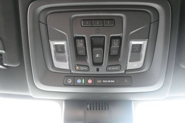 Used 2024 Chevrolet Silverado 2500 ZR2 w/ Technology Package AWD/4WD image 19