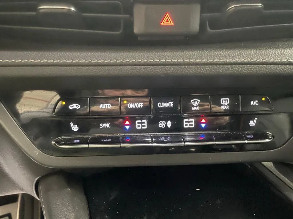 Used 2023 Buick Envision Essence w/ Sport Touring Package AWD/4WD image 23