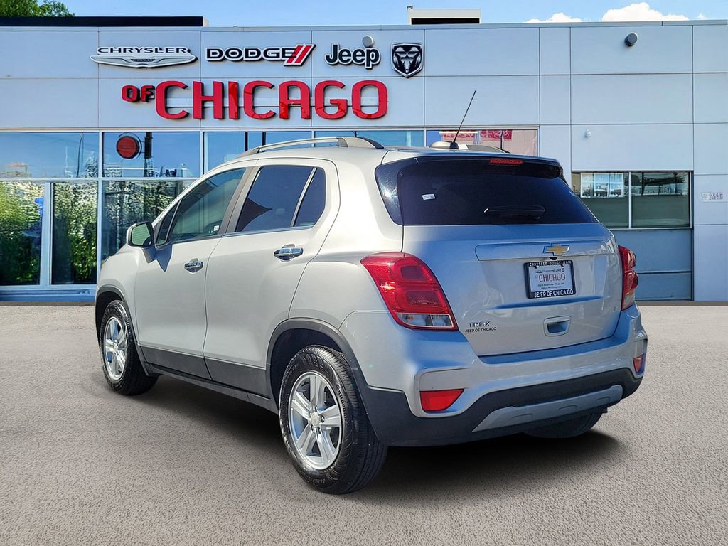 Used 2018 Chevrolet Trax LT w/ LT Convenience Package image 3