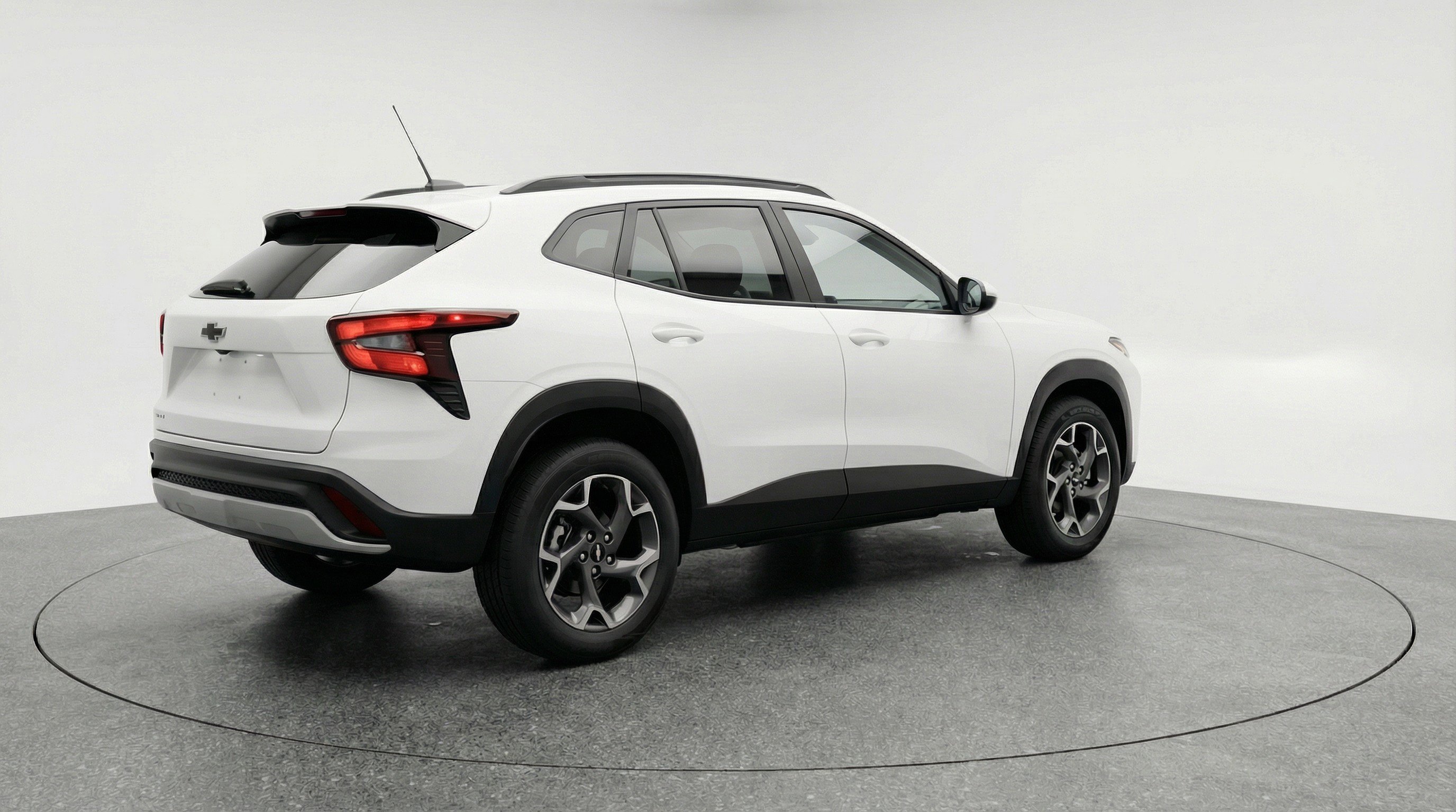 Used 2025 Chevrolet Trax LT image 9