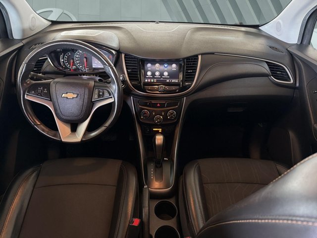 Used 2020 Chevrolet Trax LT w/ LT Convenience Package AWD/4WD image 13