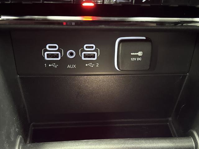 Used 2025 Jeep Grand Cherokee L Limited w/ Black Appearance Package image 24