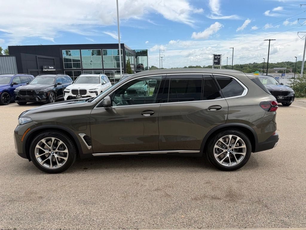 Used 2026 BMW X5 xDrive50e AWD/4WD image 4