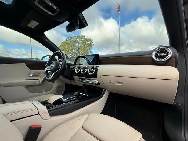 Used 2021 Mercedes-Benz A 220 4MATIC w/ Premium Package image 18