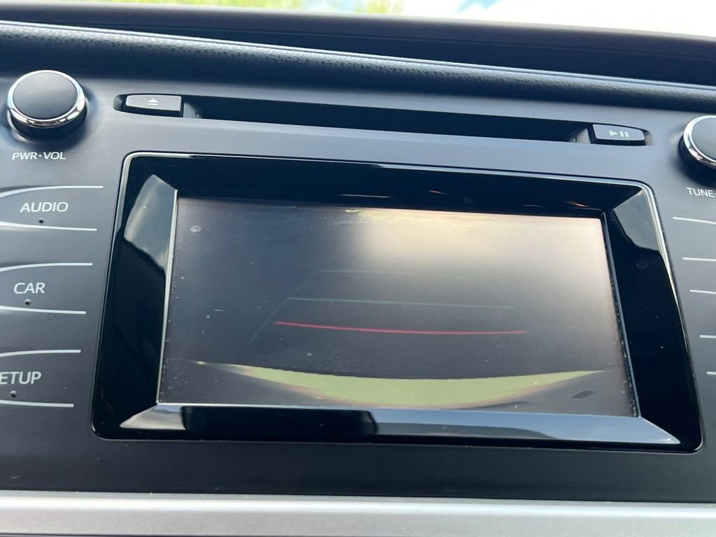 Used 2017 Toyota Highlander LE FWD image 9