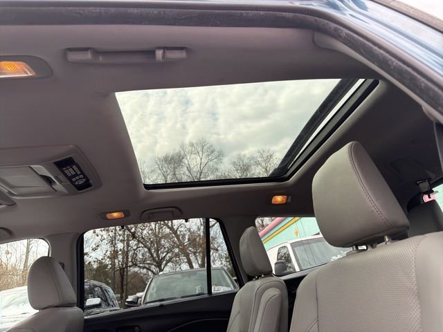 Used 2017 Honda Pilot Elite image 27