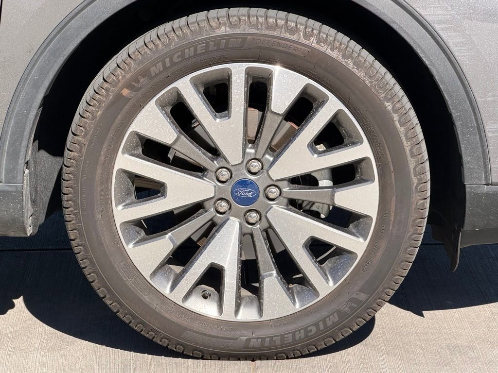 Used 2022 Ford Escape Titanium w/ Class II Trailer Tow Package image 7