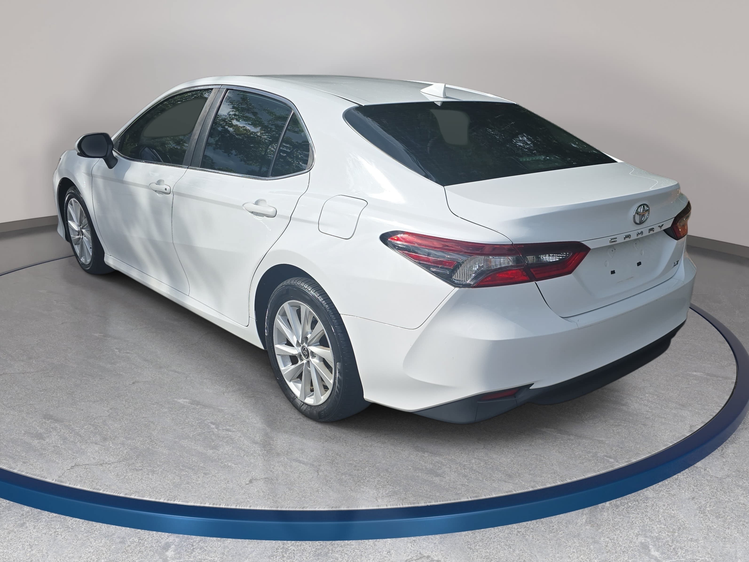 Used 2022 Toyota Camry LE FWD image 7