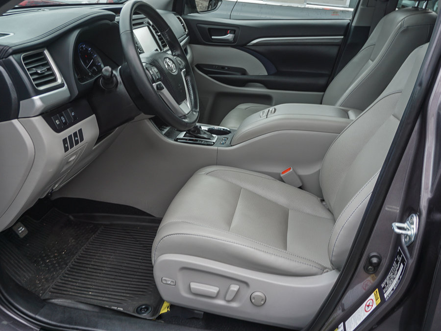 Used 2019 Toyota Highlander Limited AWD/4WD image 18