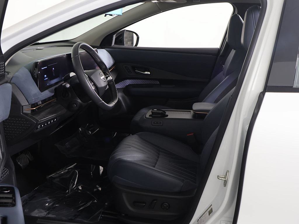 Used 2024 Nissan Ariya AWD image 30