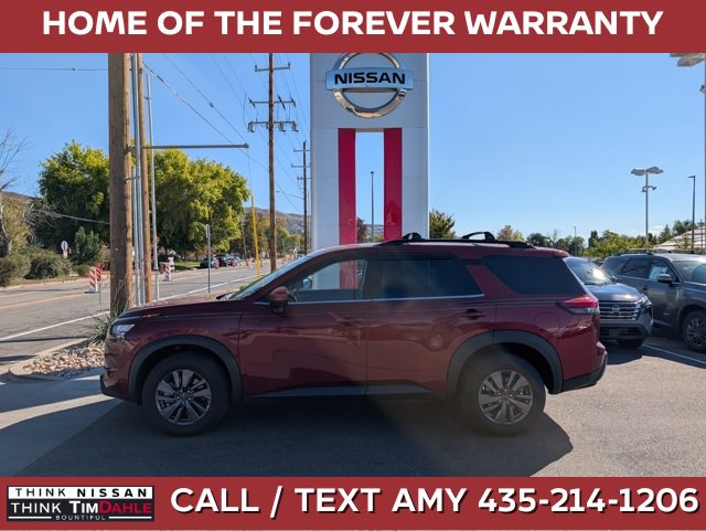 Used 2023 Nissan Pathfinder SV