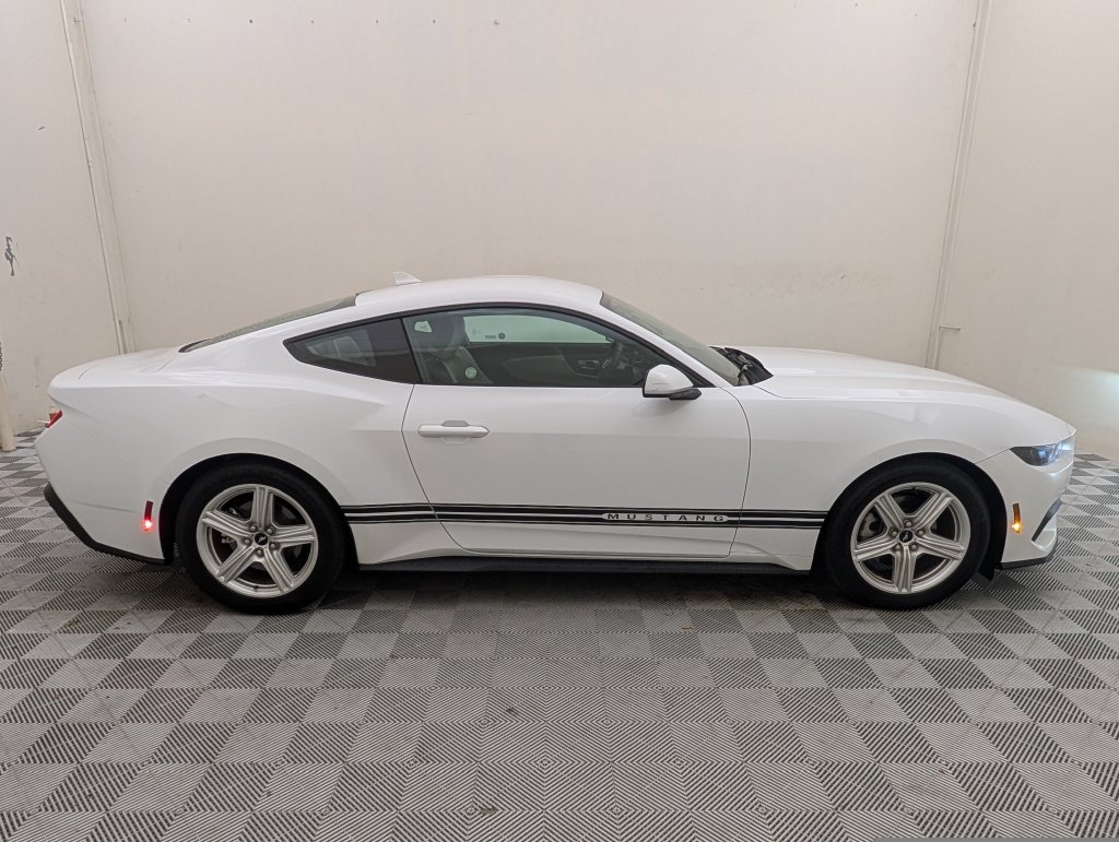 Used 2026 Ford Mustang Premium RWD image 2