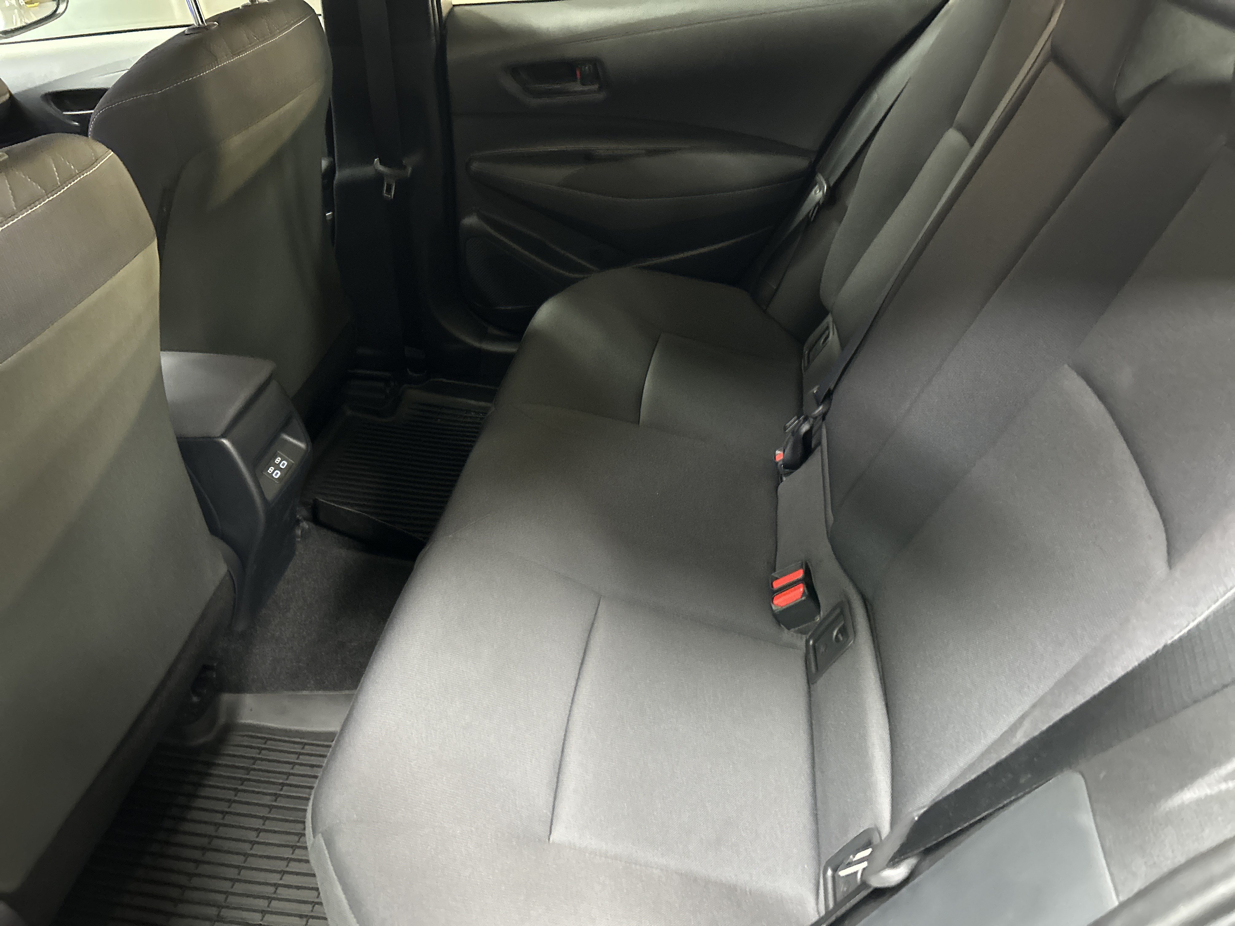 Used 2023 Toyota Corolla LE FWD image 32