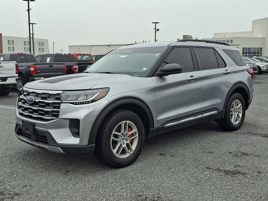 Certified 2025 Ford Explorer Active image 3