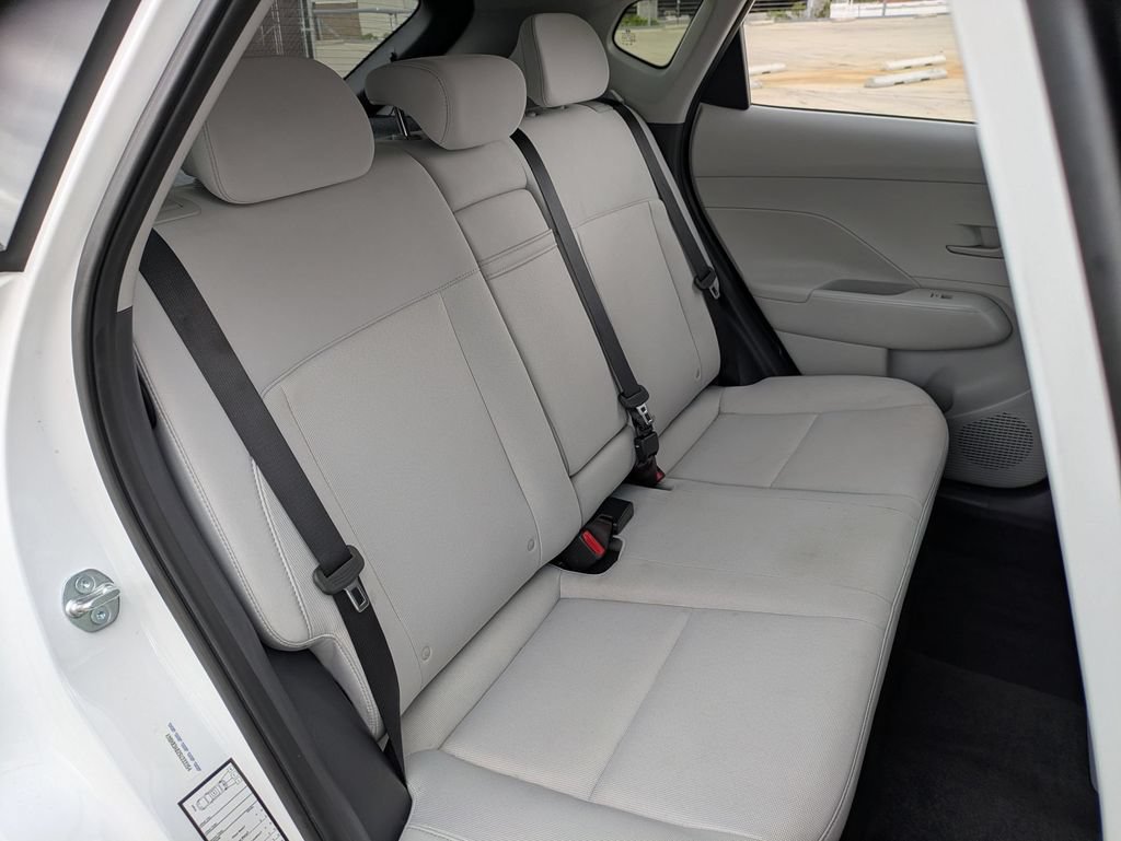 Used 2025 Hyundai Kona SEL FWD image 47