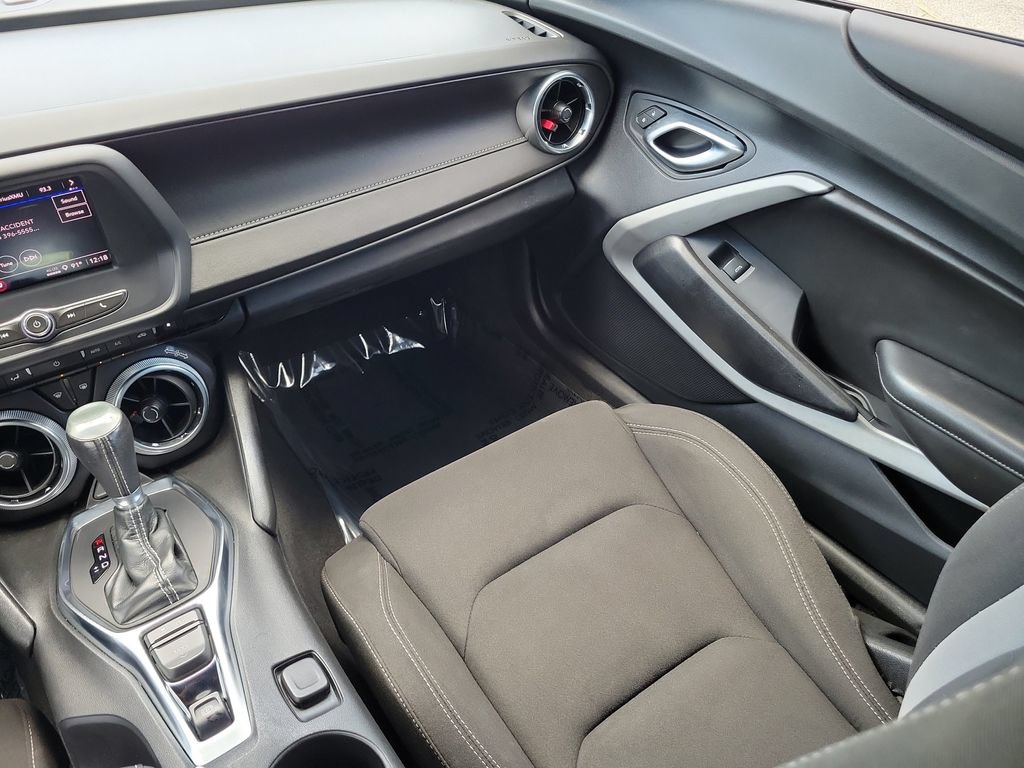 Used 2023 Chevrolet Camaro LT RWD image 15