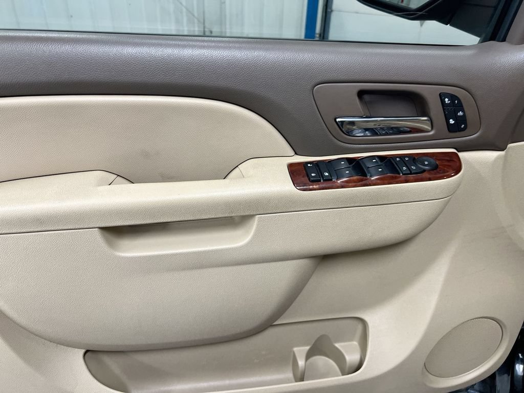 Used 2011 GMC Sierra 2500 SLT w/ Entertainment Package AWD/4WD image 20