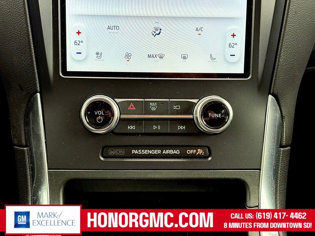 Used 2024 Ford Edge Titanium AWD/4WD image 32