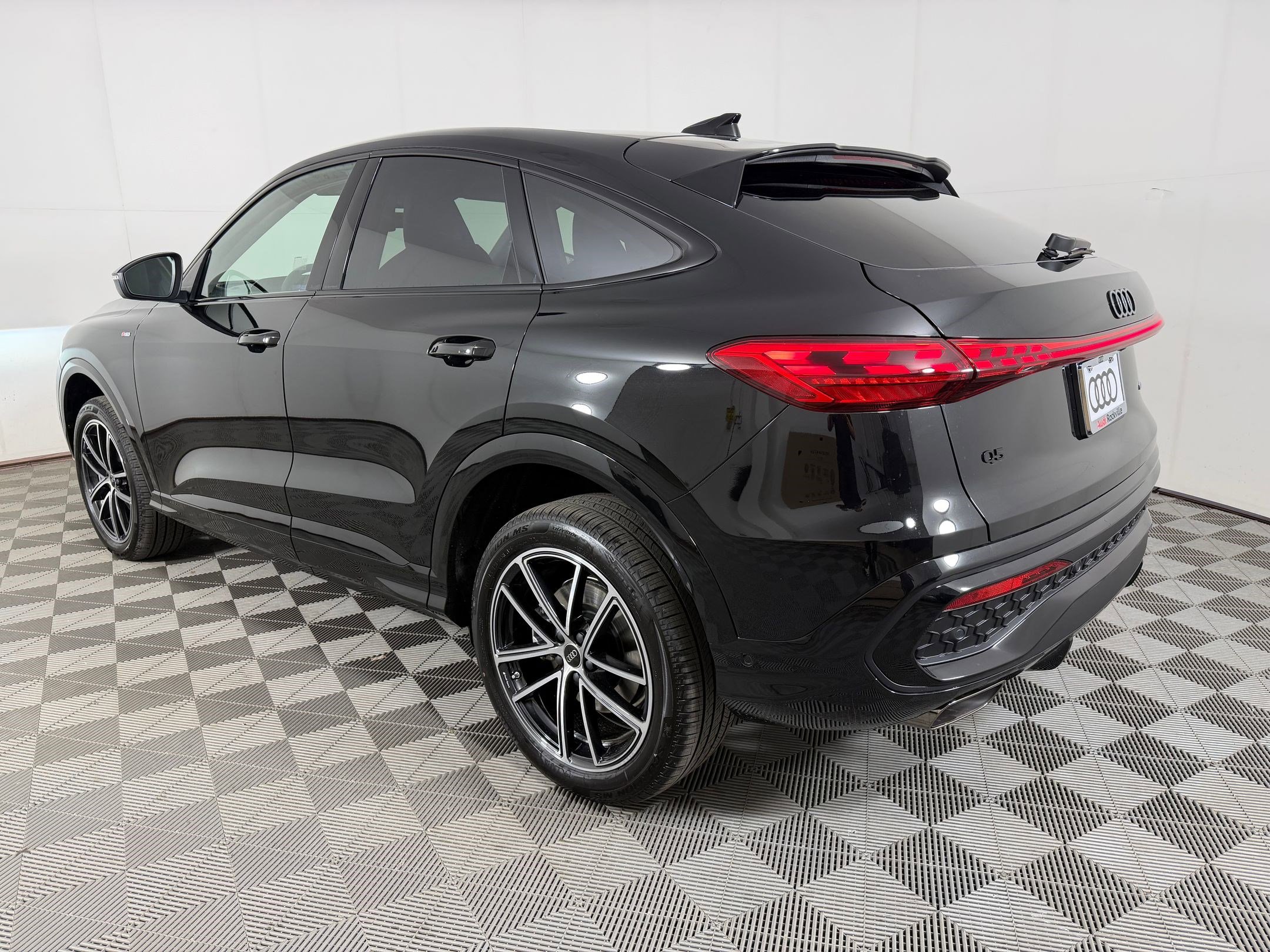 New 2026 Audi Q5 Premium Plus AWD/4WD image 3
