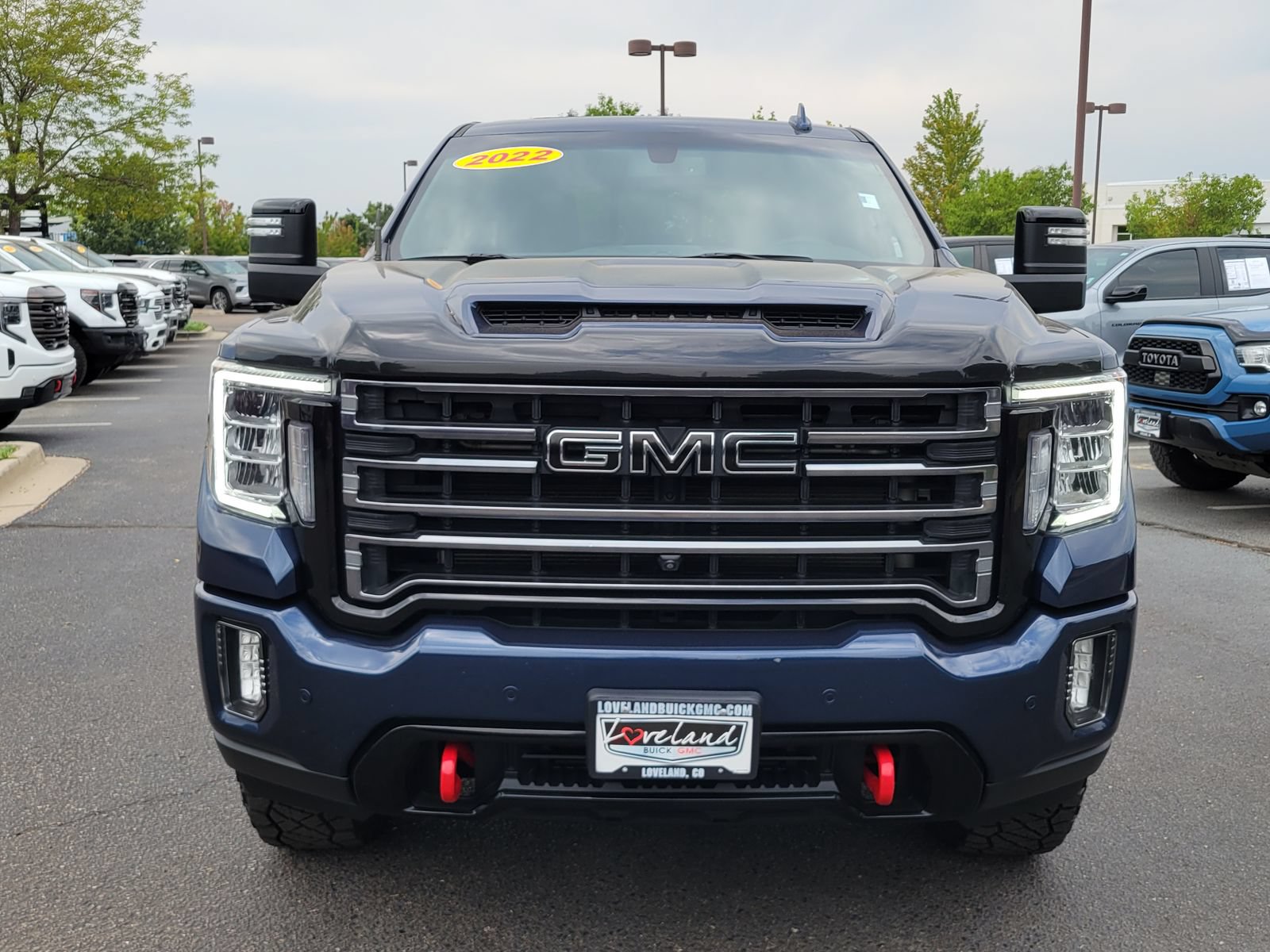 Used 2022 GMC Sierra 2500 AT4 w/ AT4 Preferred Package AWD/4WD image 8