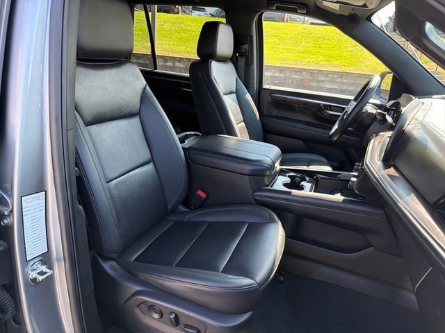 Used 2025 Chevrolet Tahoe LT AWD/4WD image 37