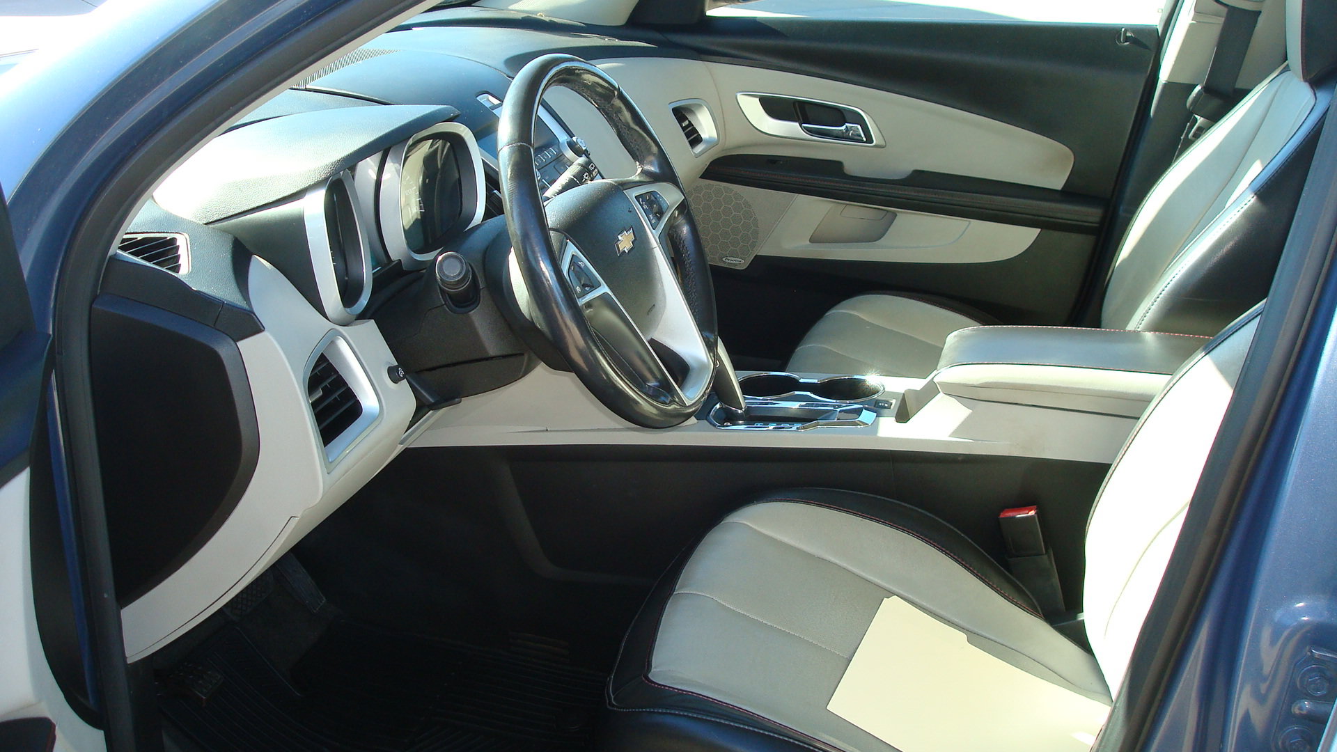 Used 2011 Chevrolet Equinox LT w/ Cargo Management Package AWD/4WD image 8