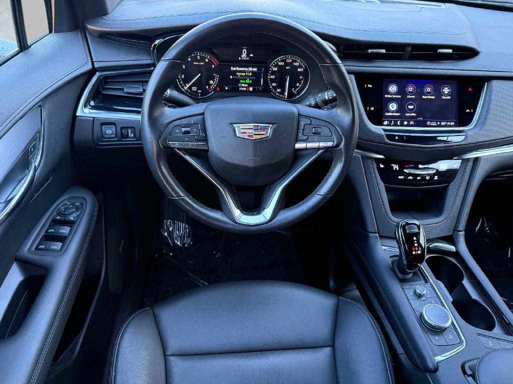 Certified 2025 Cadillac XT6 Luxury AWD/4WD image 4